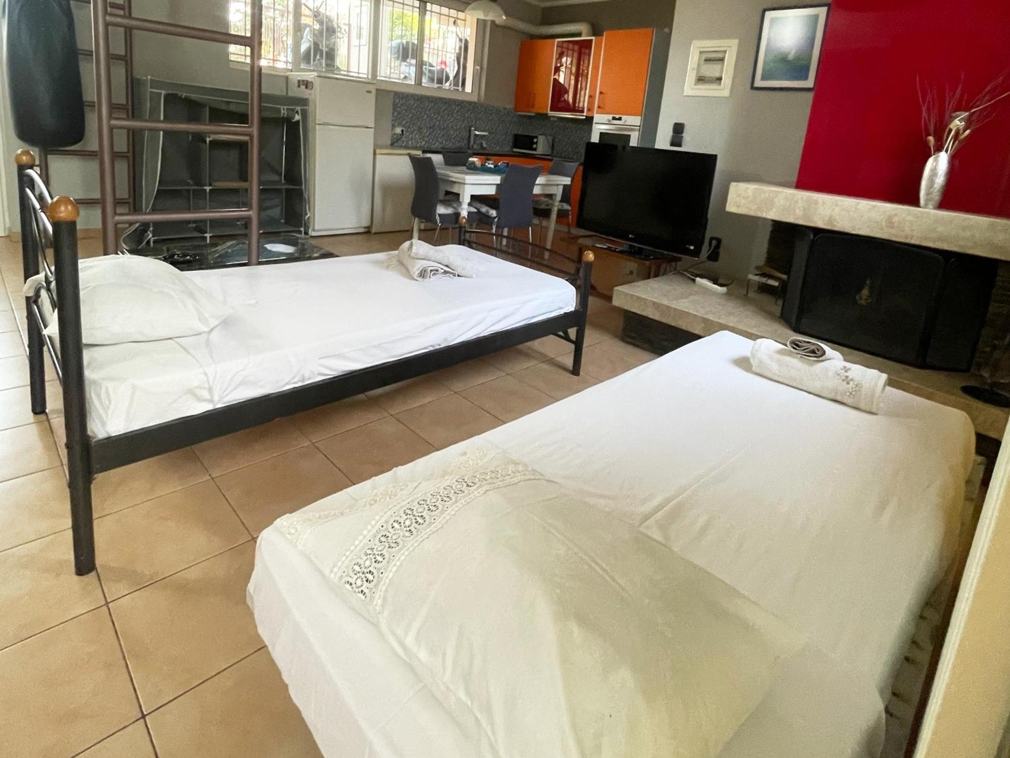 Patras - Independent Studio In Quiet Area Εξωτερικό φωτογραφία